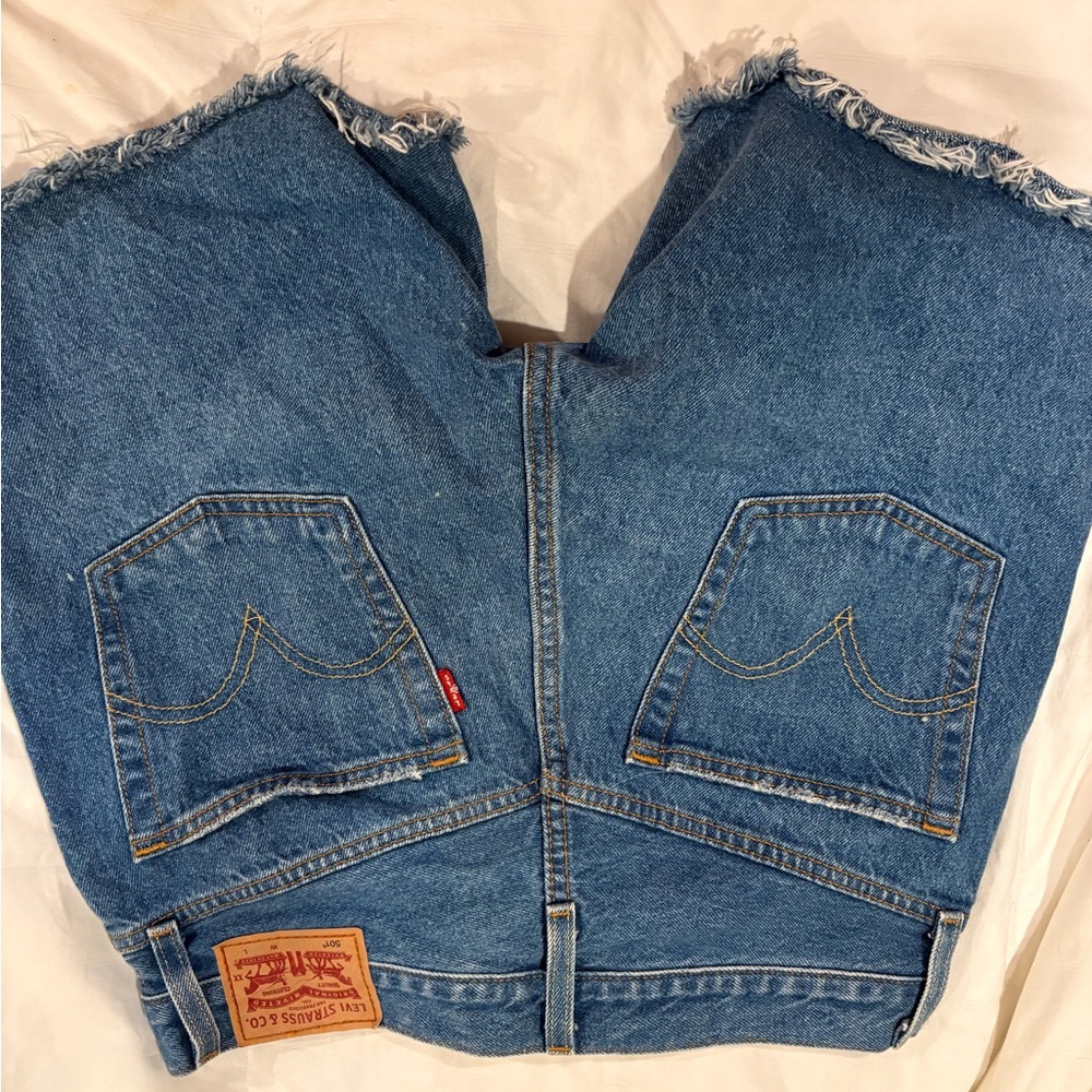 Levi's Women's Cropped Blue Jeans